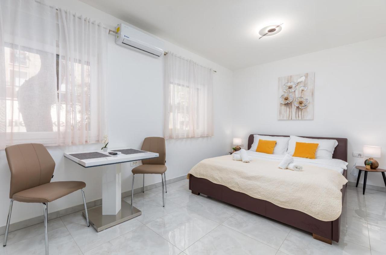 Marine Lux Apartments Pula Exterior foto