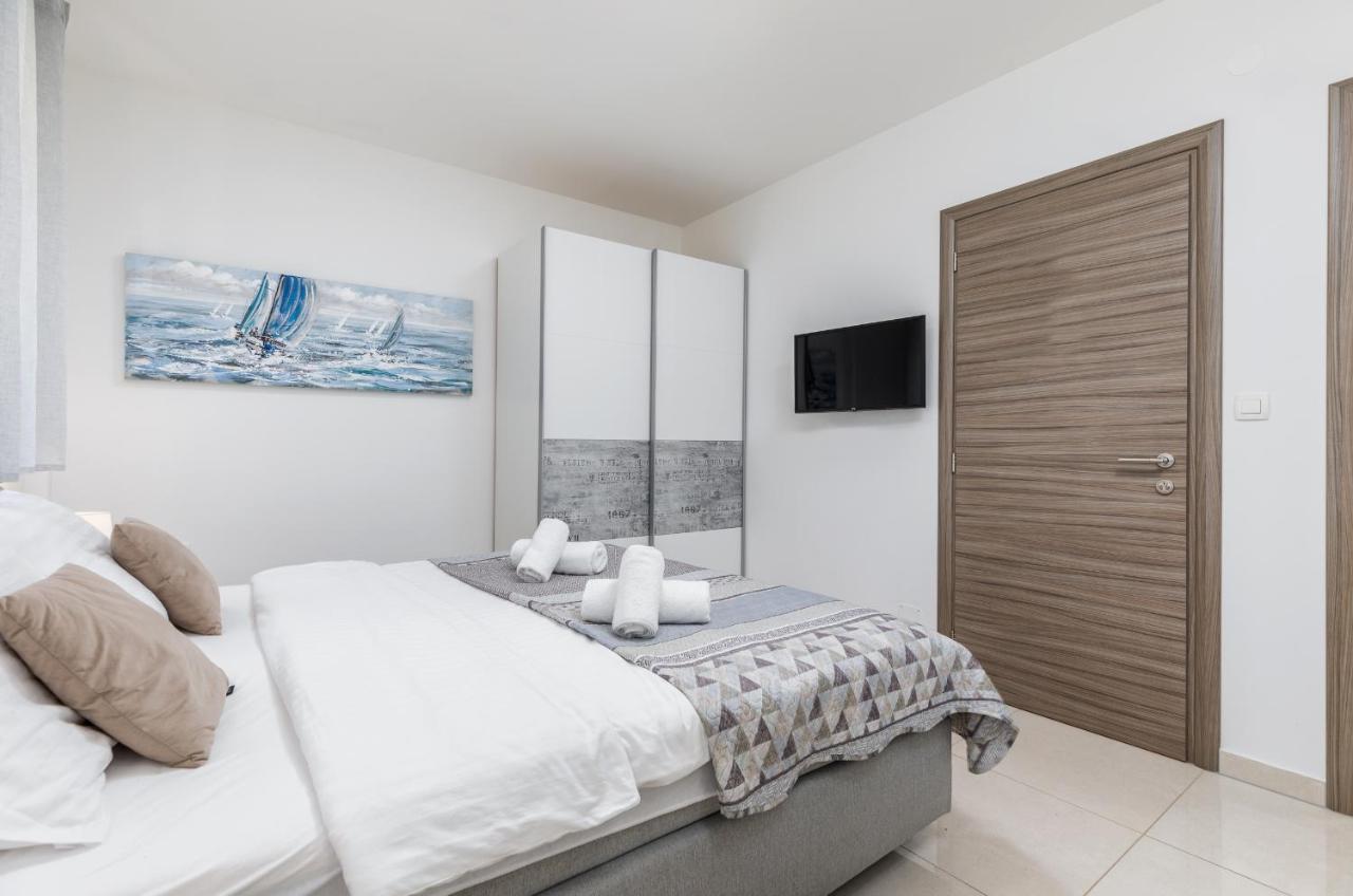 Marine Lux Apartments Pula Exterior foto